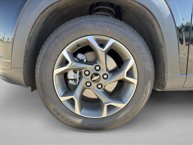 Used 2025 Chevrolet Trax LT FWD image 26