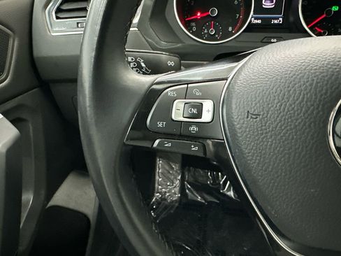 Used 2019 Volkswagen Tiguan SE w/ Panoramic Sunroof Package FWD image 26