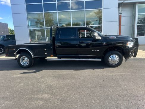 Used 2024 RAM 3500 Big Horn w/ Safety Group AWD/4WD image 2
