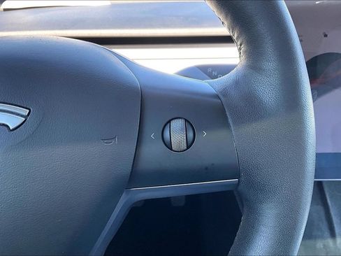 Used 2022 Tesla Model 3 Long Range AWD/4WD image 19