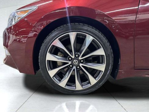 Used 2016 Nissan Maxima SR image 58