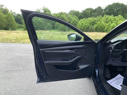 Used 2024 MAZDA MAZDA3 s FWD image 22