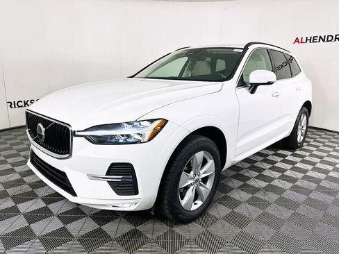 Used 2022 Volvo XC60 B5 Momentum image 7