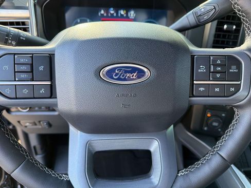 Used 2025 Ford F250 Lariat w/ Chrome Package image 16