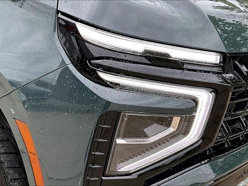 New 2026 Chevrolet Suburban Z71 w/ Comfort Package AWD/4WD image 27