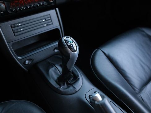 Used 2004 Porsche 911 Carrera 4 image 15