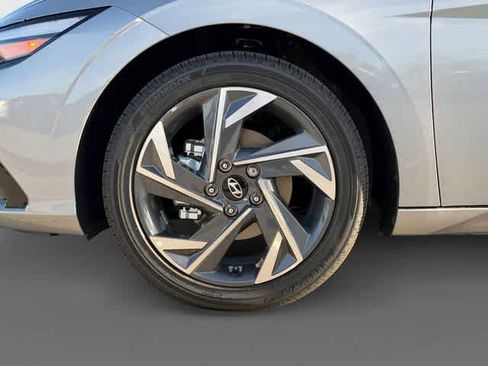 New 2026 Hyundai Elantra Limited image 9