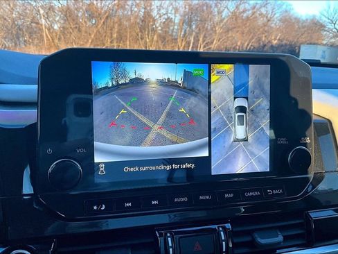 Used 2022 Nissan Pathfinder Platinum w/ Cargo Package image 21