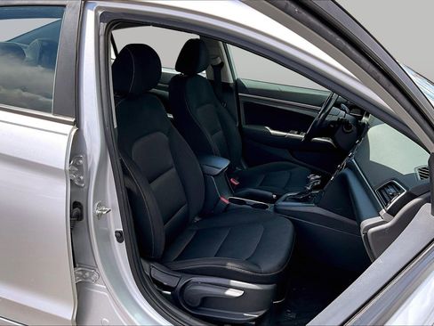 Used 2017 Hyundai Elantra Value Edition FWD image 7
