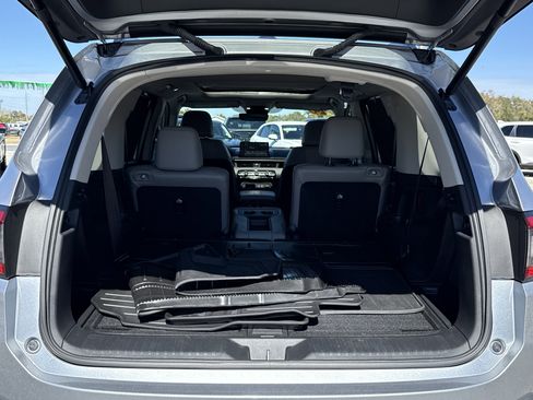 Certified 2024 Honda Pilot Touring image 17