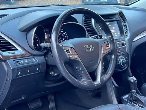 Used 2017 Hyundai Santa Fe Sport image 19