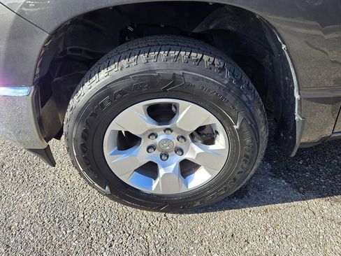 Used 2019 RAM 1500 Big Horn AWD/4WD image 10