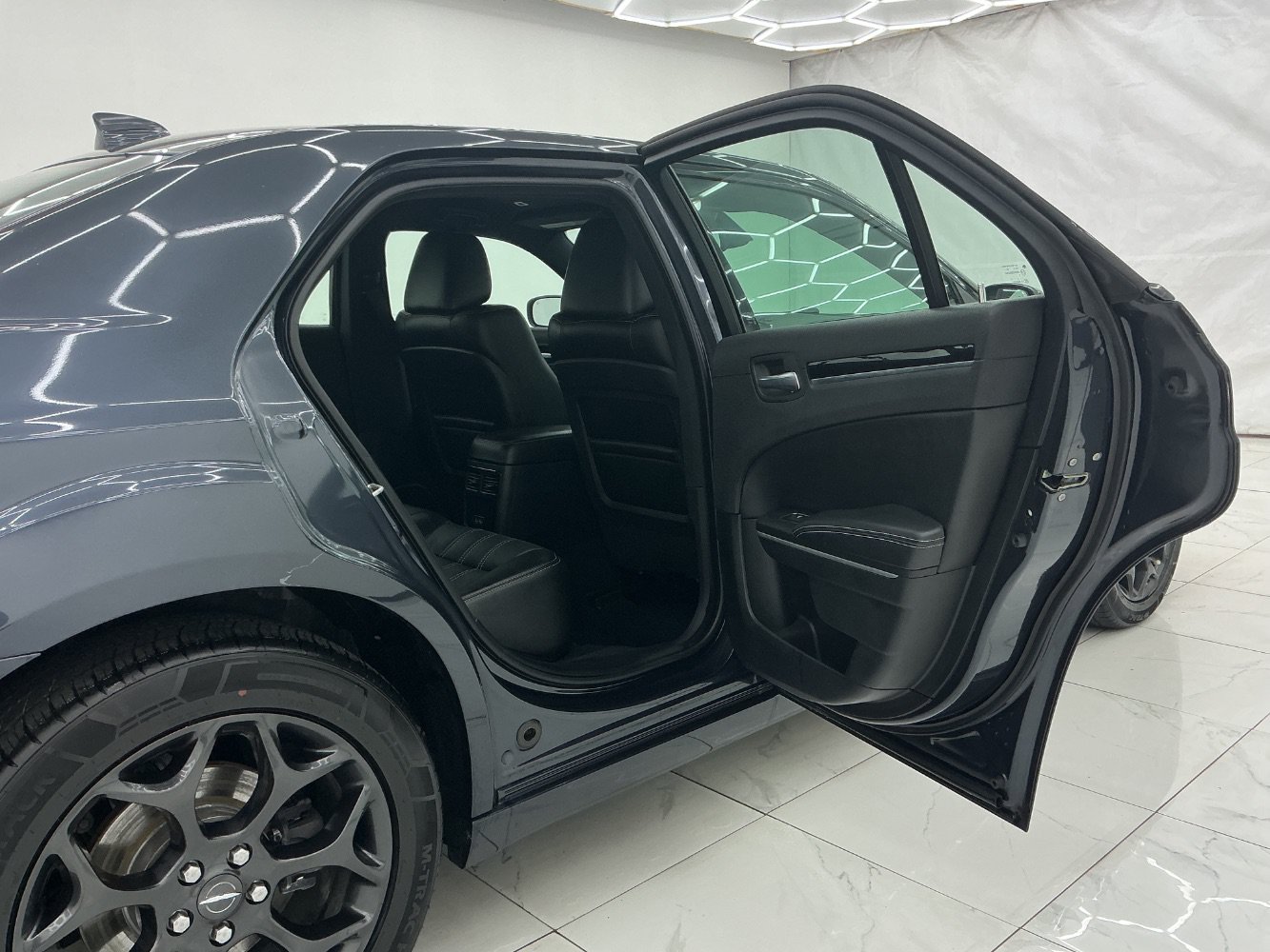 Used 2019 Chrysler 300 S AWD/4WD image 23