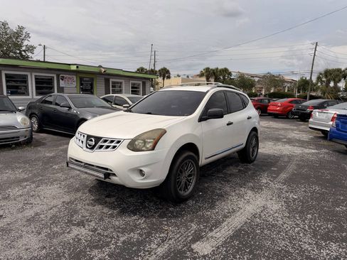 Used 2014 Nissan Rogue S FWD image 8