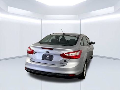 Used 2013 Ford Focus SE FWD image 8