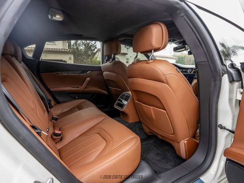 Used 2023 Maserati Quattroporte GT RWD image 42