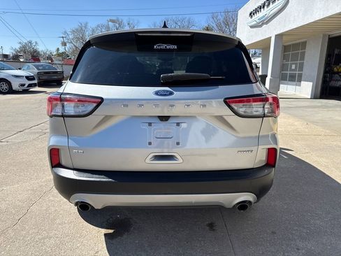 Used 2022 Ford Escape SE w/ Cold Weather Package AWD/4WD image 4
