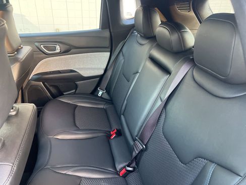 Used 2025 Jeep Compass Latitude image 12