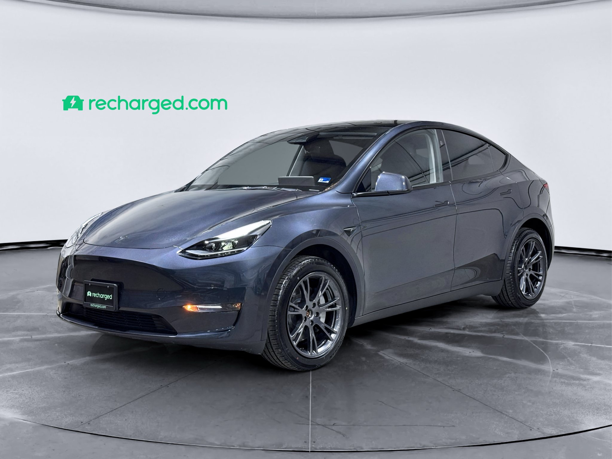 Used 2024 Tesla Model Y Long Range AWD/4WD image 1
