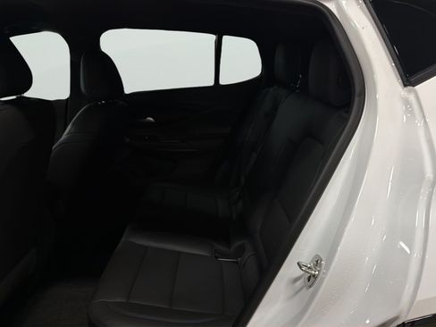 Used 2024 Buick Envista Sport Touring w/ Convenience I Package FWD image 24