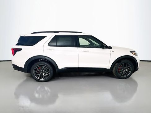 New 2026 Ford Explorer ST-Line w/ ST-Line Street Pack image 8