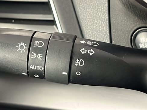 Used 2019 Subaru Crosstrek 2.0i Limited w/ Moonroof Package w/Navigation AWD/4WD image 30