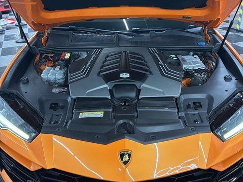 Used 2021 Lamborghini Urus AWD/4WD image 31