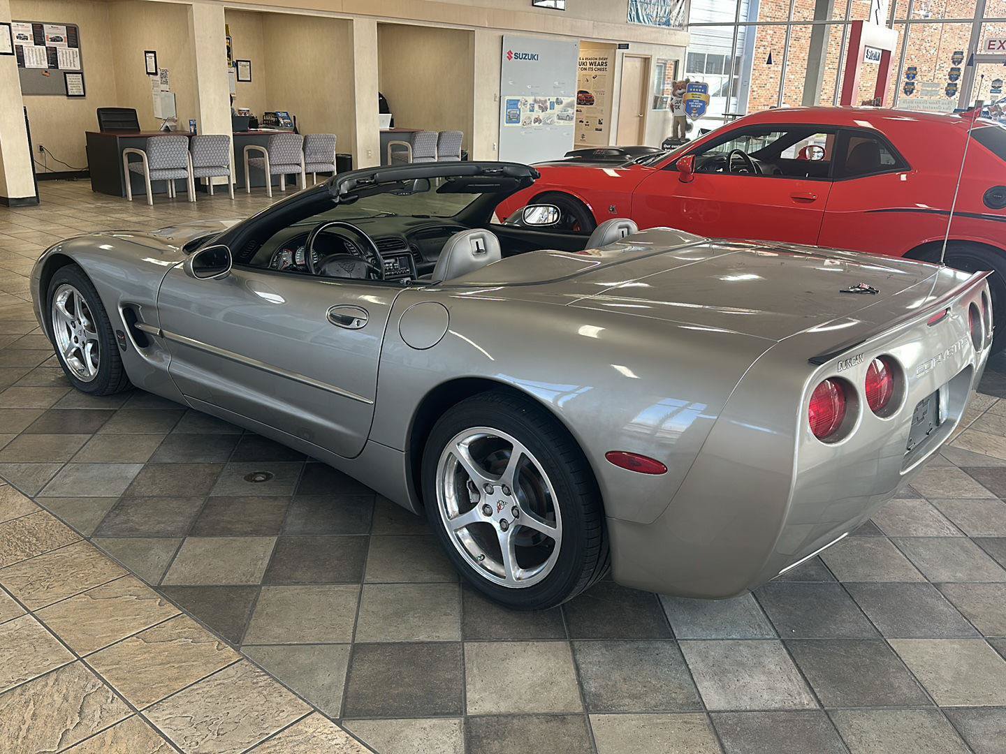 Used 2001 Chevrolet Corvette Convertible w/ Preferred Equipment Group2 RWD image 18