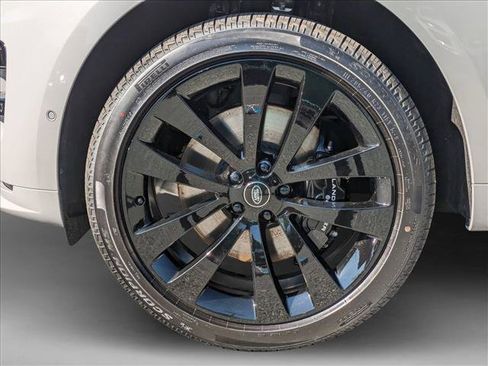 Used 2025 Land Rover Range Rover Sport Dynamic SE AWD/4WD image 10