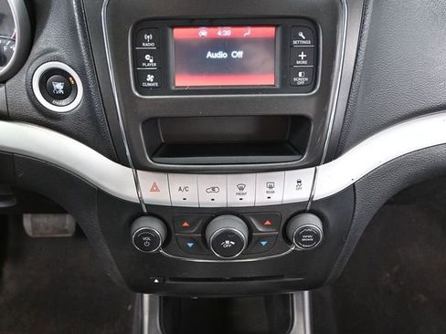 Used 2016 Dodge Journey SE w/ Flexible Seating Group image 30