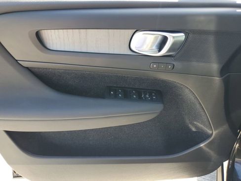 Certified 2026 Volvo XC40 B5 Plus AWD/4WD image 19