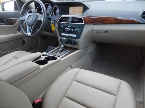 Used 2012 Mercedes-Benz C 250 Sedan image 35