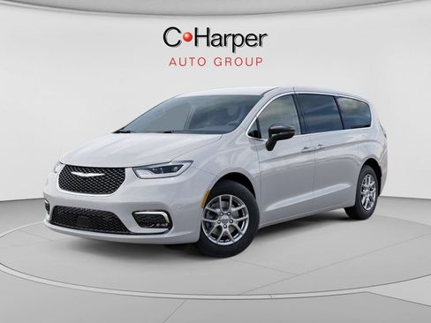 New 2026 Chrysler Pacifica Select FWD image 1