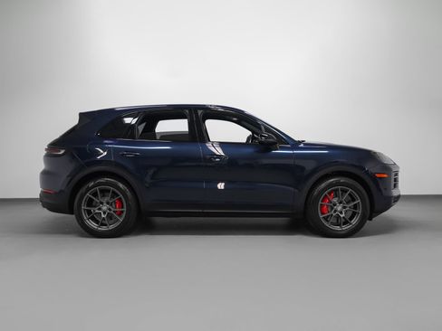 Certified 2024 Porsche Cayenne S w/ Premium Package Plus AWD/4WD image 13