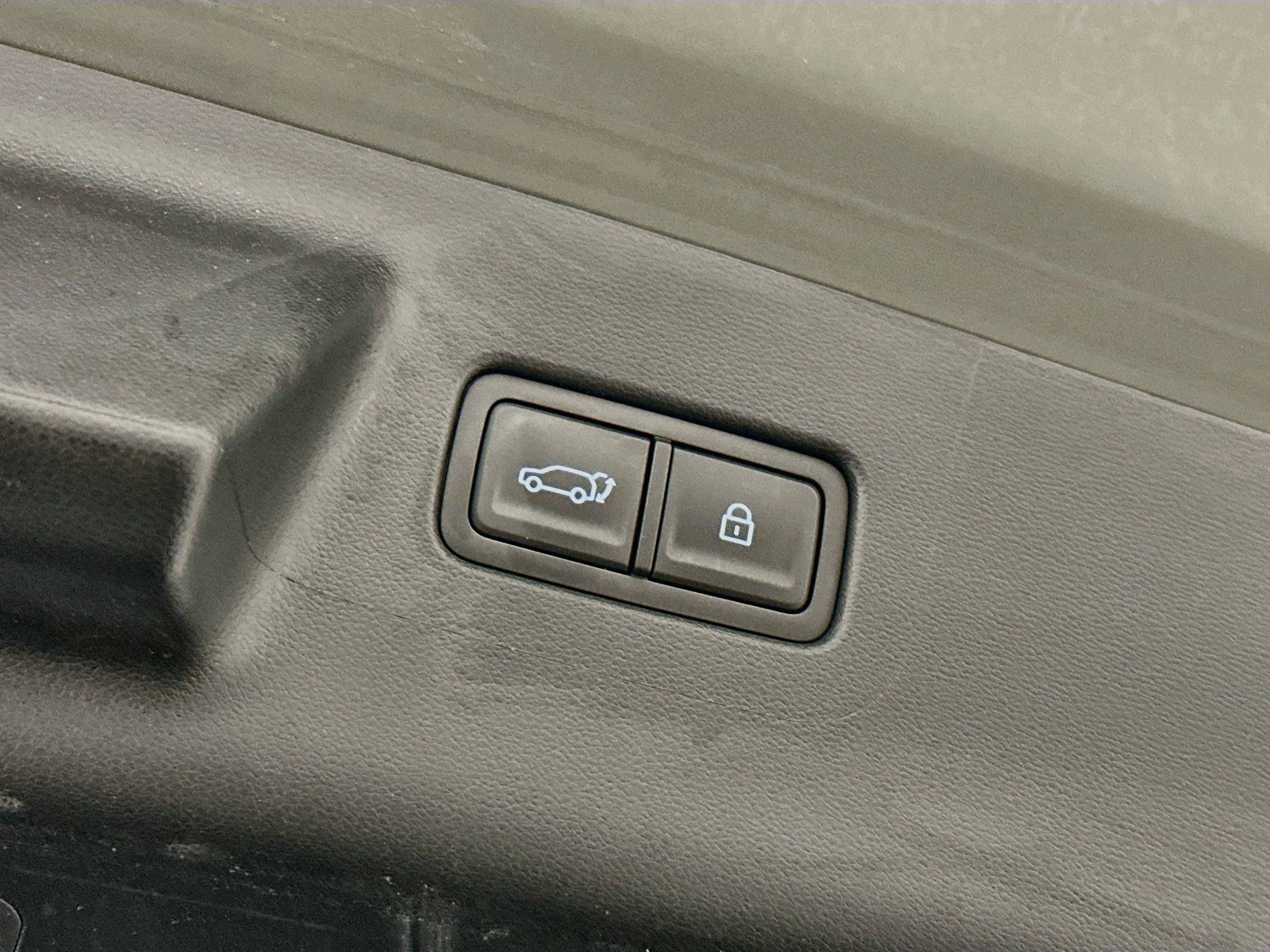 Used 2026 Hyundai Santa Fe SEL AWD/4WD image 32