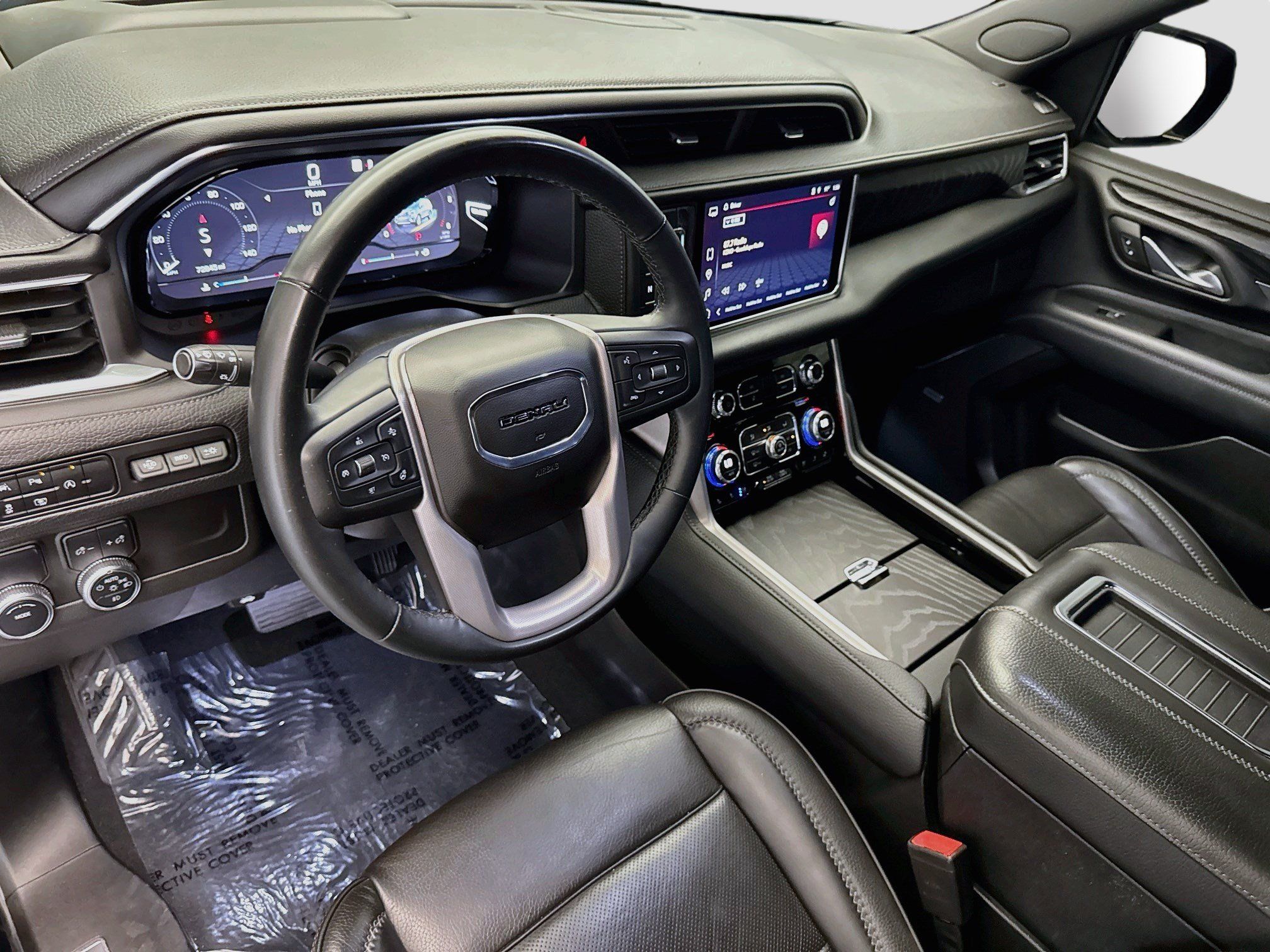 Used 2023 GMC Yukon XL Denali RWD image 7