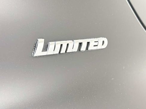 Used 2015 Toyota 4Runner Limited AWD/4WD image 29