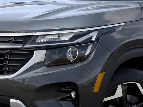 New 2026 Kia Seltos S image 11