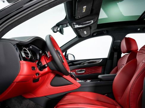 New 2025 Bentley Bentayga image 15