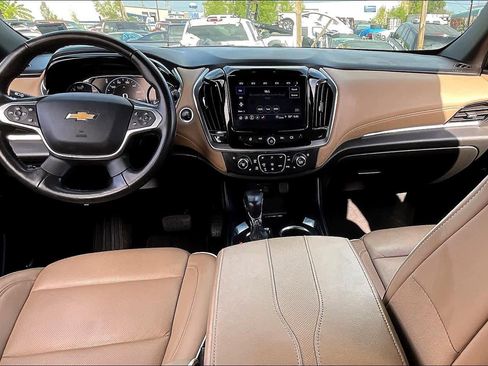 Used 2022 Chevrolet Traverse Premier image 12