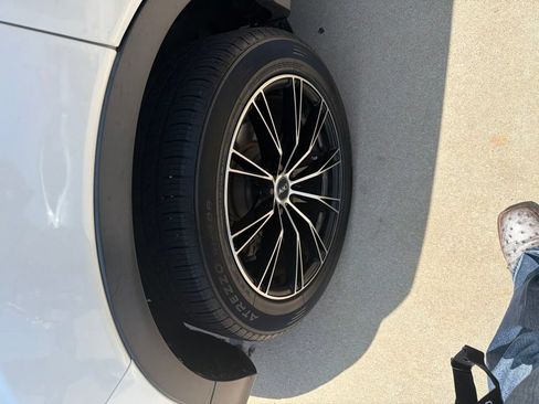 Used 2018 Ford Escape Titanium AWD/4WD image 12