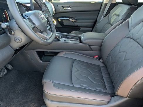 New 2026 Nissan Pathfinder Platinum FWD image 9