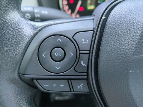 Used 2025 Toyota RAV4 XLE w/ Convenience Package FWD image 24