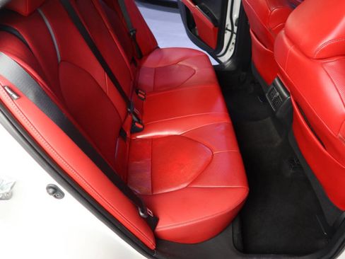 Used 2021 Toyota Camry XSE image 15