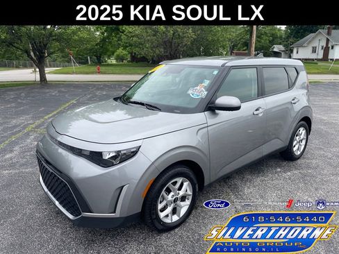 Used 2025 Kia Soul LX w/ LX Technology Package FWD image 1