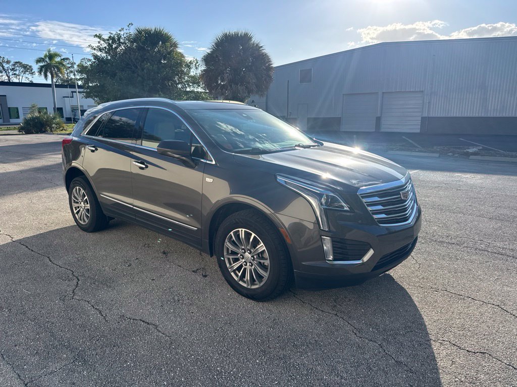 Used 2019 Cadillac XT5 Luxury AWD/4WD image 3