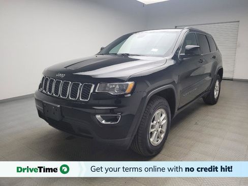 Used 2020 Jeep Grand Cherokee Laredo image 1