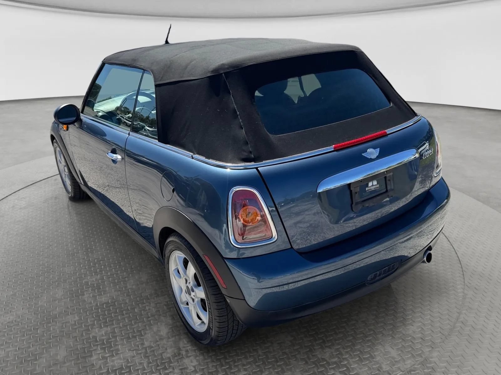 Used 2010 MINI Cooper Convertible FWD image 3