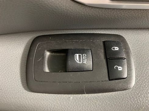 Used 2023 RAM 1500 Big Horn AWD/4WD image 32