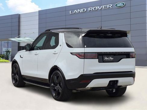 New 2026 Land Rover Discovery Dynamic SE image 4